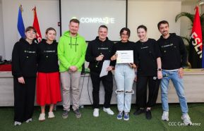 Comunicadores de RT y periodistas de Poder Ciudadano en intercambio de aprendizajes