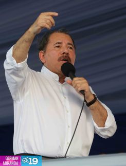 Daniel y Rosario conmemoran histórico repliegue hacia Masaya (Parte I)