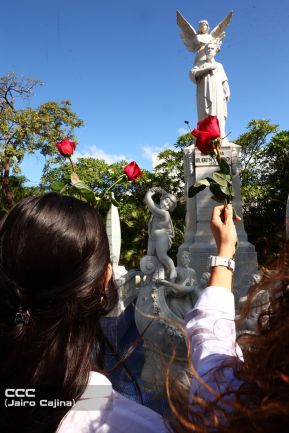 Nicaragüenses conmemoran los 109 años del tránsito a la inmortalidad de Rubén Darío 