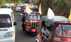 Comunidad Los Ladinos recibe jubilosa a Cardenal Leopoldo Brenes