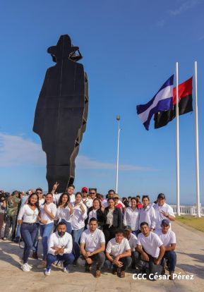 Nicaragüenses conmemoran el 91 aniversario del paso a la inmortalidad del General Augusto C. Sandino
