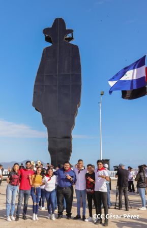 Nicaragüenses conmemoran el 91 aniversario del paso a la inmortalidad del General Augusto C. Sandino