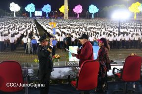 Acto de Juramentación del Primer Comisionado Francisco Díaz y Policías Voluntarios de Managua