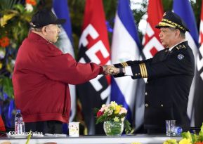 Acto de Juramentación del Primer Comisionado Francisco Díaz y Policías Voluntarios de Managua