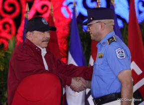 Acto de Juramentación del Primer Comisionado Francisco Díaz y Policías Voluntarios de Managua