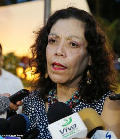 Daniel y Rosario conmemoran 78 Aniversario del Natalicio Comandante Carlos Fonseca