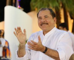 Daniel y Rosario conmemoran 78 Aniversario del Natalicio Comandante Carlos Fonseca