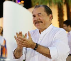 Daniel y Rosario conmemoran 78 Aniversario del Natalicio Comandante Carlos Fonseca