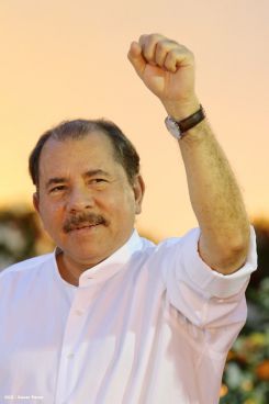 Daniel y Rosario conmemoran 78 Aniversario del Natalicio Comandante Carlos Fonseca