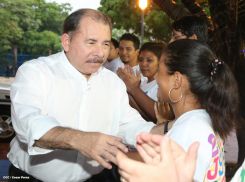 Daniel y Rosario conmemoran 78 Aniversario del Natalicio Comandante Carlos Fonseca