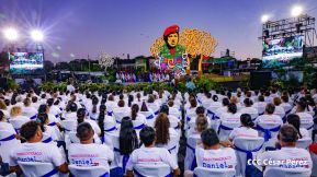 Acto de entrega de 500 unidades de buses y microbuses a transportistas de Nicaragua 