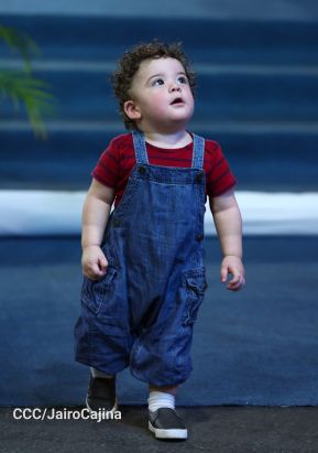 Acto de entrega de 500 unidades de buses y microbuses a transportistas de Nicaragua 