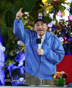 Acto de entrega de 500 unidades de buses y microbuses a transportistas de Nicaragua 