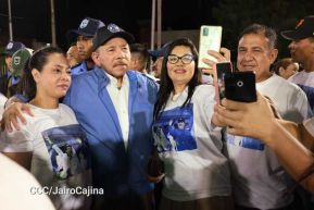 Acto de entrega de 500 unidades de buses y microbuses a transportistas de Nicaragua 