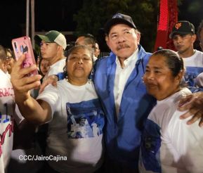 Acto de entrega de 500 unidades de buses y microbuses a transportistas de Nicaragua 