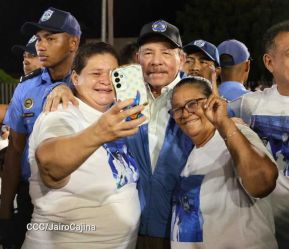 Acto de entrega de 500 unidades de buses y microbuses a transportistas de Nicaragua 
