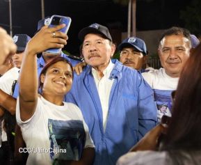 Acto de entrega de 500 unidades de buses y microbuses a transportistas de Nicaragua 