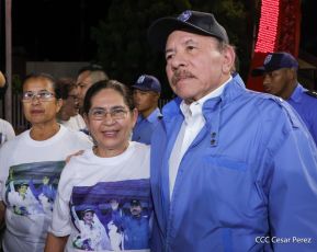 Acto de entrega de 500 unidades de buses y microbuses a transportistas de Nicaragua 
