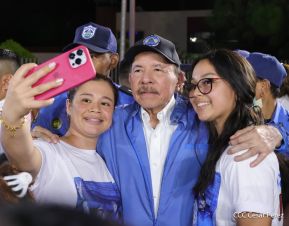 Acto de entrega de 500 unidades de buses y microbuses a transportistas de Nicaragua 