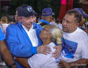 Acto de entrega de 500 unidades de buses y microbuses a transportistas de Nicaragua 