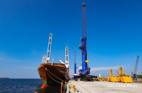 Acto de entrega de equipos de la República Popular China para modernizar Puerto Corinto