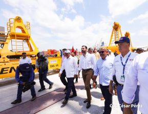 Acto de entrega de equipos de la República Popular China para modernizar Puerto Corinto