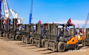Acto de entrega de equipos de la República Popular China para modernizar Puerto Corinto
