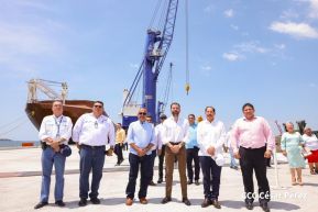 Acto de entrega de equipos de la República Popular China para modernizar Puerto Corinto