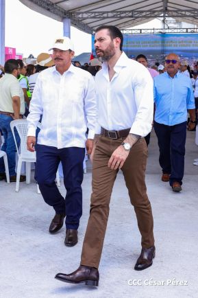 Acto de entrega de equipos de la República Popular China para modernizar Puerto Corinto