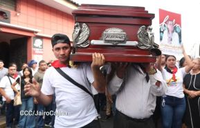Nicaragüenses rinden honores a la Compañera Gladys Báez, forjadora de las generaciones revolucionarias