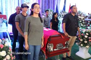 Nicaragüenses rinden honores a la Compañera Gladys Báez, forjadora de las generaciones revolucionarias