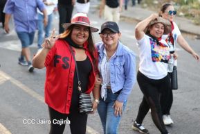 Caminata Colorida en homenaje al 45 aniversario de la Cruzada Nacional de Alfabetización