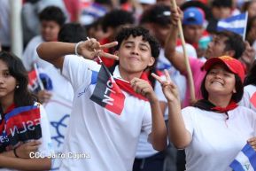 Caminata Colorida en homenaje al 45 aniversario de la Cruzada Nacional de Alfabetización