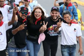 Caminata Colorida en homenaje al 45 aniversario de la Cruzada Nacional de Alfabetización