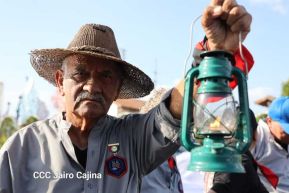 Caminata Colorida en homenaje al 45 aniversario de la Cruzada Nacional de Alfabetización