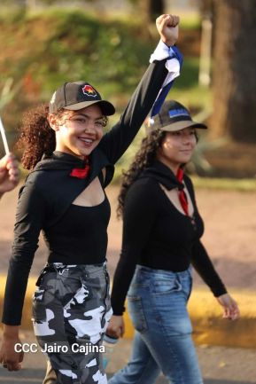 Caminata Colorida en homenaje al 45 aniversario de la Cruzada Nacional de Alfabetización