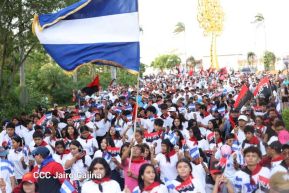 Caminata Colorida en homenaje al 45 aniversario de la Cruzada Nacional de Alfabetización