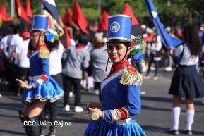 Caminata Colorida en homenaje al 45 aniversario de la Cruzada Nacional de Alfabetización
