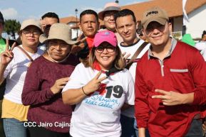 Caminata Colorida en homenaje al 45 aniversario de la Cruzada Nacional de Alfabetización