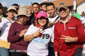 Caminata Colorida en homenaje al 45 aniversario de la Cruzada Nacional de Alfabetización