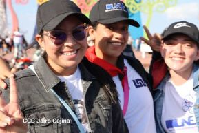 Caminata Colorida en homenaje al 45 aniversario de la Cruzada Nacional de Alfabetización