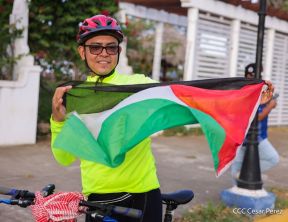 Caminata Colorida en homenaje al 45 aniversario de la Cruzada Nacional de Alfabetización