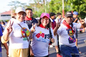 Caminata Colorida en homenaje al 45 aniversario de la Cruzada Nacional de Alfabetización