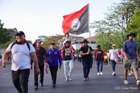 Caminata Colorida en homenaje al 45 aniversario de la Cruzada Nacional de Alfabetización