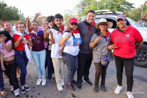 Caminata Colorida en homenaje al 45 aniversario de la Cruzada Nacional de Alfabetización