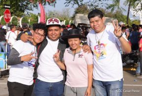 Caminata Colorida en homenaje al 45 aniversario de la Cruzada Nacional de Alfabetización