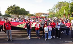 Caminata Colorida en homenaje al 45 aniversario de la Cruzada Nacional de Alfabetización