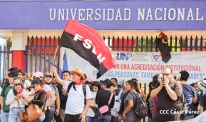 Familias nicaragüenses caminan como Pueblo Victorioso, Pueblo que Vence