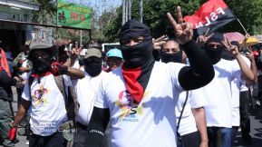 Familias nicaragüenses caminan como Pueblo Victorioso, Pueblo que Vence