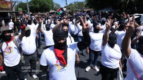 Familias nicaragüenses caminan como Pueblo Victorioso, Pueblo que Vence